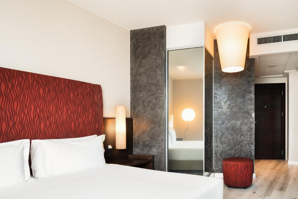 HI Hotel Bari Main image